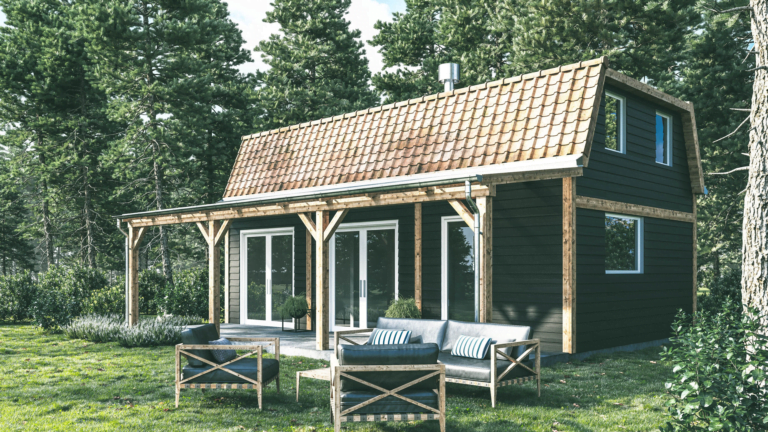 Een charmante Tiny House 3d render met een zadeldak en een overdekte veranda, gelegen in een groene, bosrijke omgeving. Het huisje heeft een donkere gevel, grote schuiframen en een uitnodigend terras met comfortabele buitenmeubels. Op de achtergrond zijn hoge dennenbomen te zien, wat een rustieke en serene sfeer creëert.